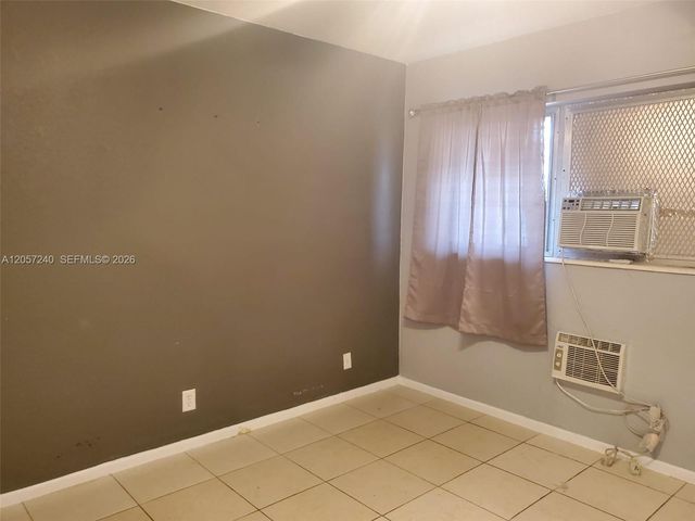 280 SW 11th Ave 18, Hallandale Beach, FL 33009