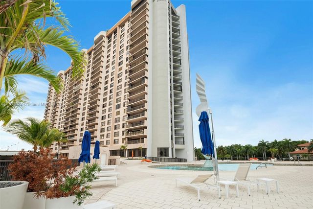 1800 NE 114th St 1710, Miami, FL 33181