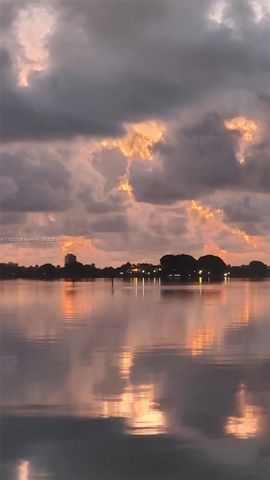 1800 NE 114th St 1710, Miami, FL 33181