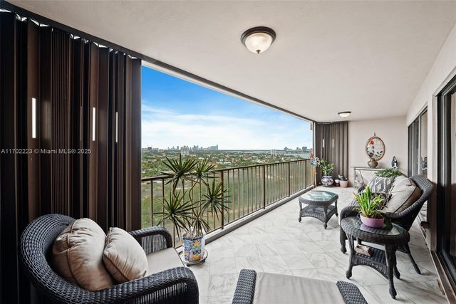 1800 NE 114th St 1710, Miami, FL 33181