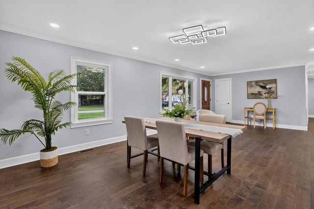 238 6th Avenue, Mount Pleasant, SC 29464