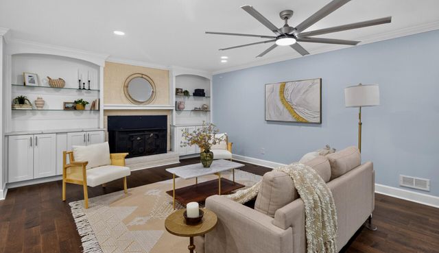 238 6th Avenue, Mount Pleasant, SC 29464
