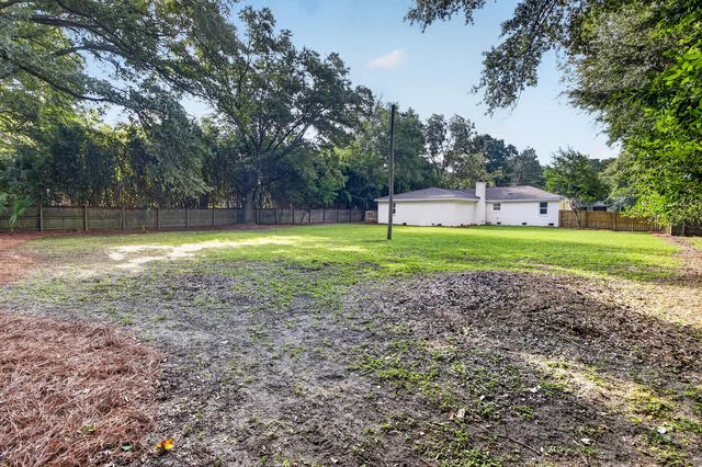 238 6th Avenue, Mount Pleasant, SC 29464