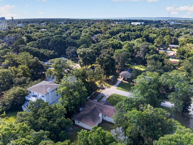 238 6th Avenue, Mount Pleasant, SC 29464