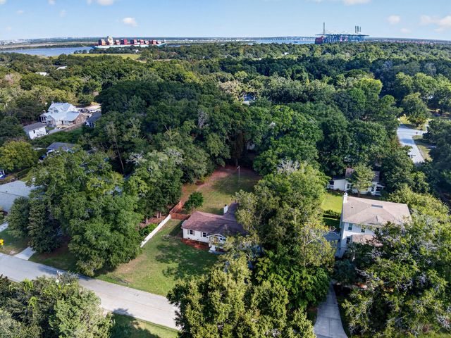 238 6th Avenue, Mount Pleasant, SC 29464