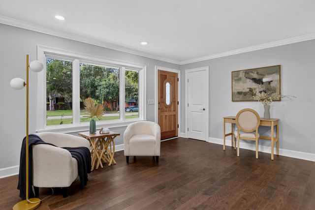 238 6th Avenue, Mount Pleasant, SC 29464