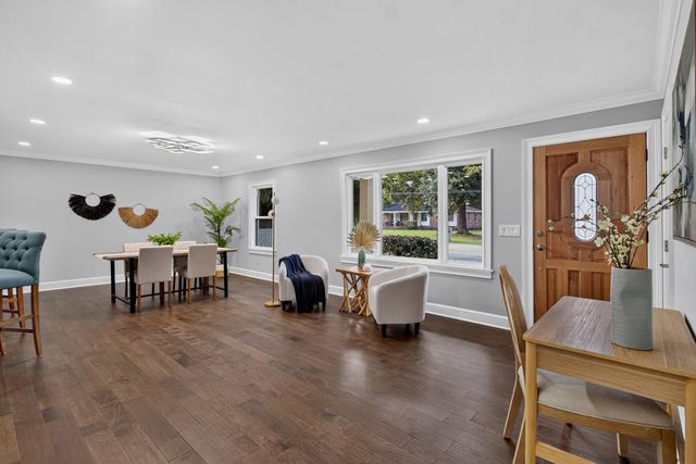238 6th Avenue, Mount Pleasant, SC 29464