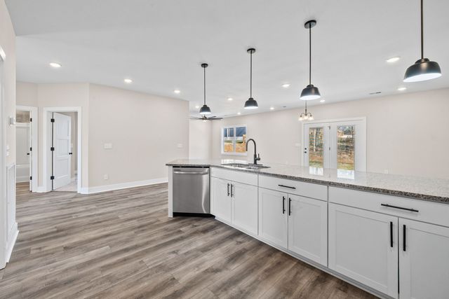 495 Ridge Top Ct, Clarksville, TN 37040