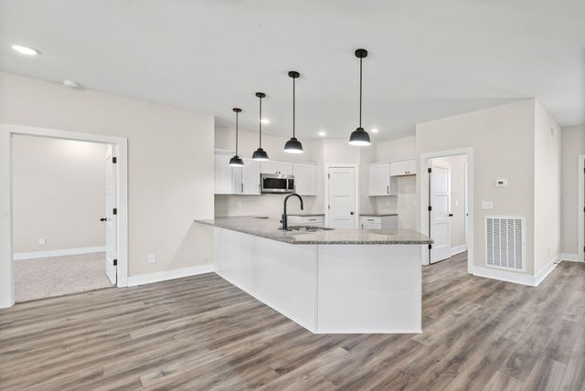 495 Ridge Top Ct, Clarksville, TN 37040