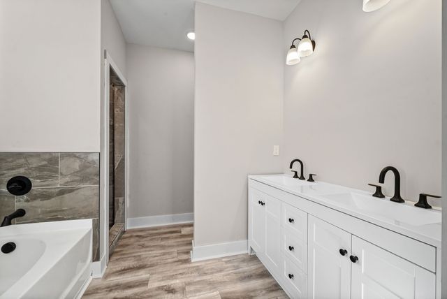 495 Ridge Top Ct, Clarksville, TN 37040