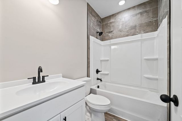 495 Ridge Top Ct, Clarksville, TN 37040