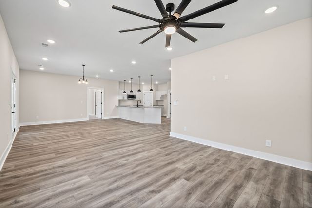 495 Ridge Top Ct, Clarksville, TN 37040