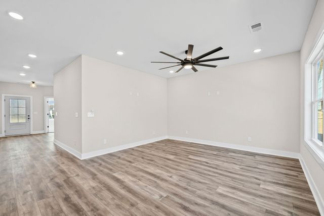 495 Ridge Top Ct, Clarksville, TN 37040