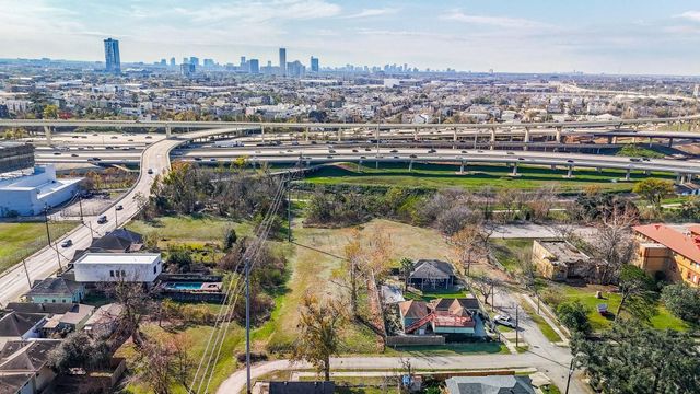 1917 Thomas Street, Houston, TX 77009