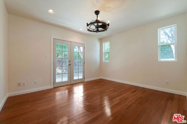 22750 Clarendon Street, Woodland Hills, CA 91367