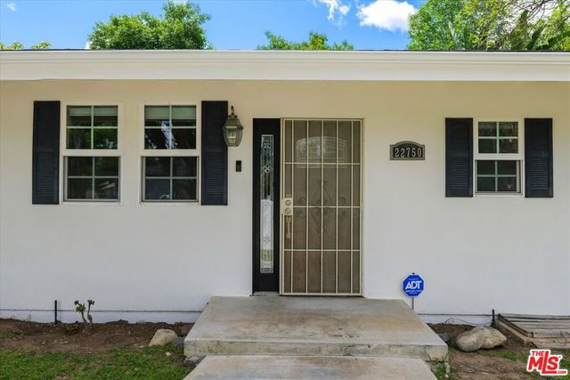 22750 Clarendon Street, Woodland Hills, CA 91367