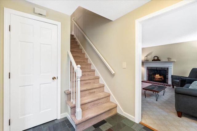 29 Rolling Ridge Road, Londonderry, NH 03053