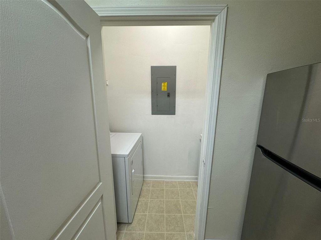 Image 14 of property listing at 10412 VILLA VIEW CIRCLE 10412, Tampa, FL 33647