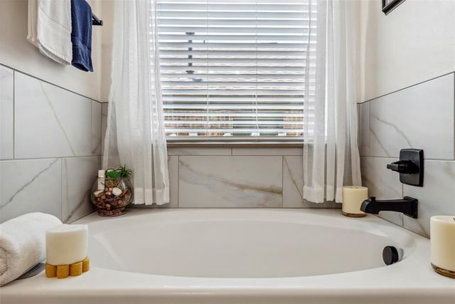 408 Vista Drive, Yukon, OK 73099