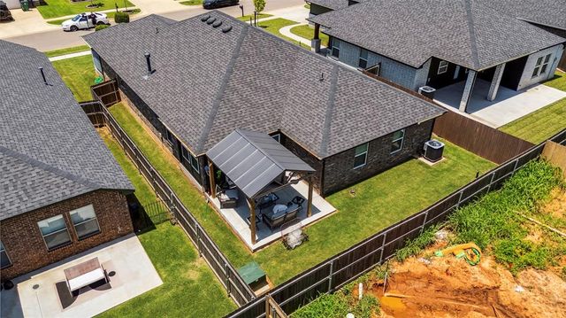 408 Vista Drive, Yukon, OK 73099