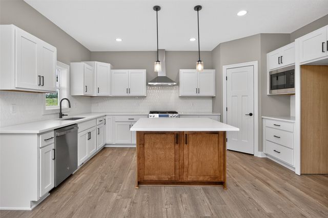 2459 SE 5th Street, West Des Moines, IA 50265