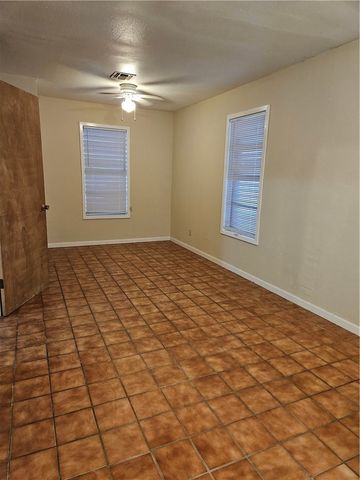 501 N Gregory Ave, Gregory, TX 78359