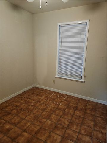 501 N Gregory Ave, Gregory, TX 78359