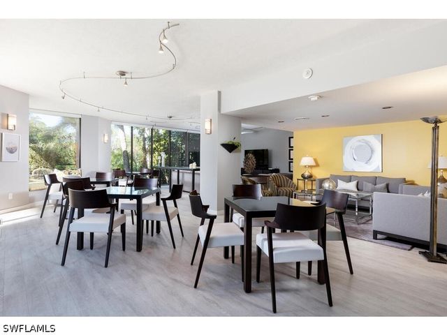 5555 Heron Point DR 902, Naples, FL 34108