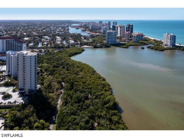 5555 Heron Point DR 902, Naples, FL 34108