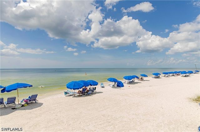 5555 Heron Point DR 902, Naples, FL 34108
