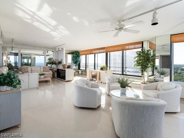 5555 Heron Point DR 902, Naples, FL 34108