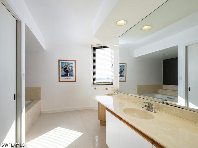 5555 Heron Point DR 902, Naples, FL 34108
