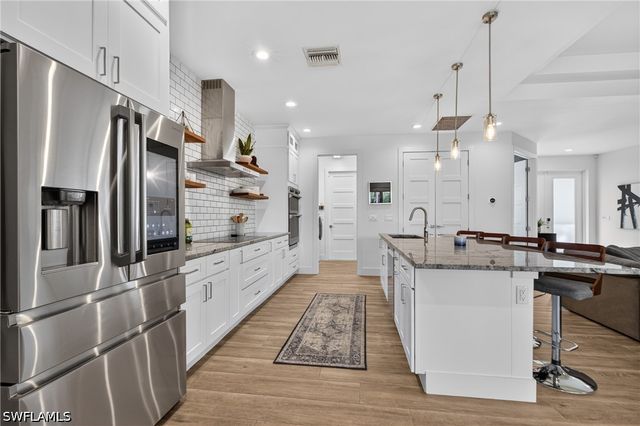 24476 Mountain View DR, Bonita Springs, FL 34135