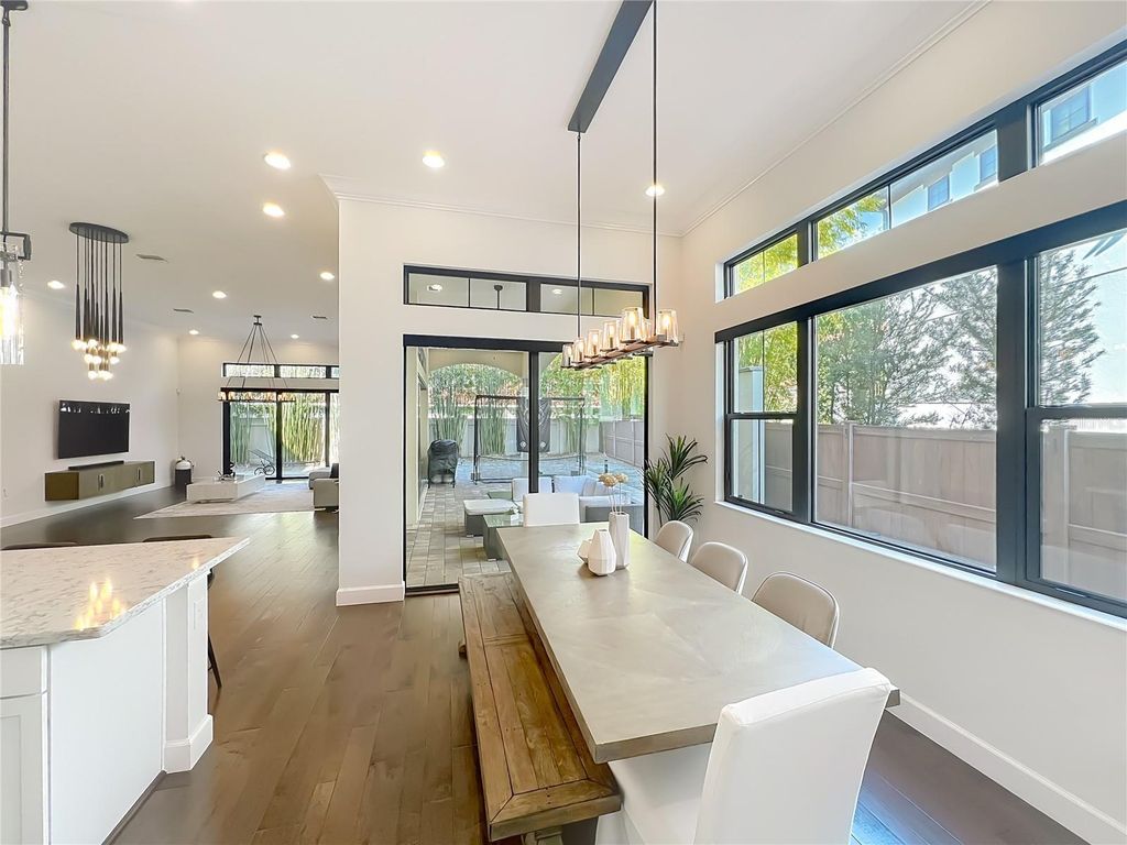 Image 13 of property listing at 8358 VIA VITTORIA WAY, Orlando, FL 32819