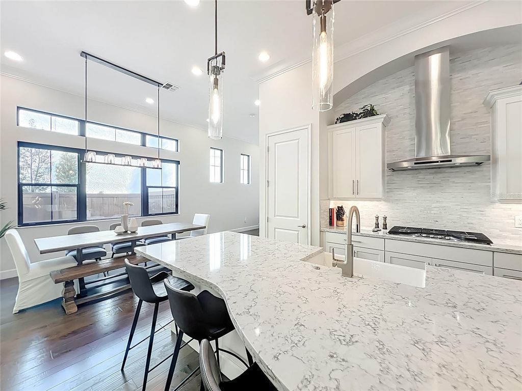 Image 18 of property listing at 8358 VIA VITTORIA WAY, Orlando, FL 32819