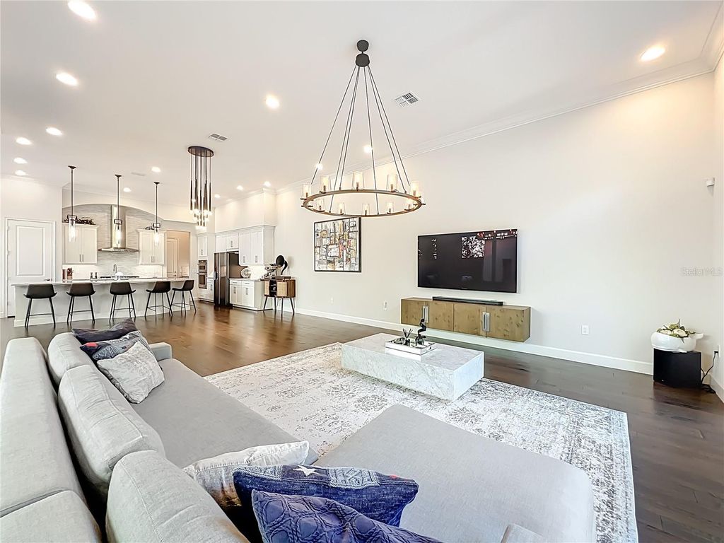 Image 27 of property listing at 8358 VIA VITTORIA WAY, Orlando, FL 32819