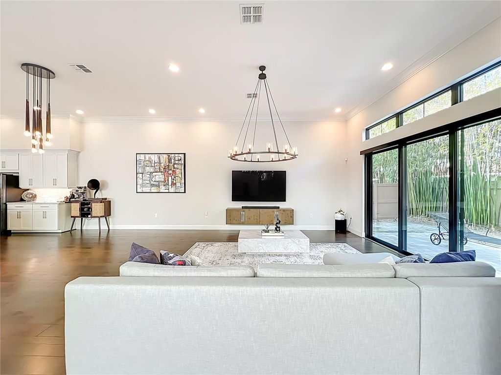 Image 29 of property listing at 8358 VIA VITTORIA WAY, Orlando, FL 32819