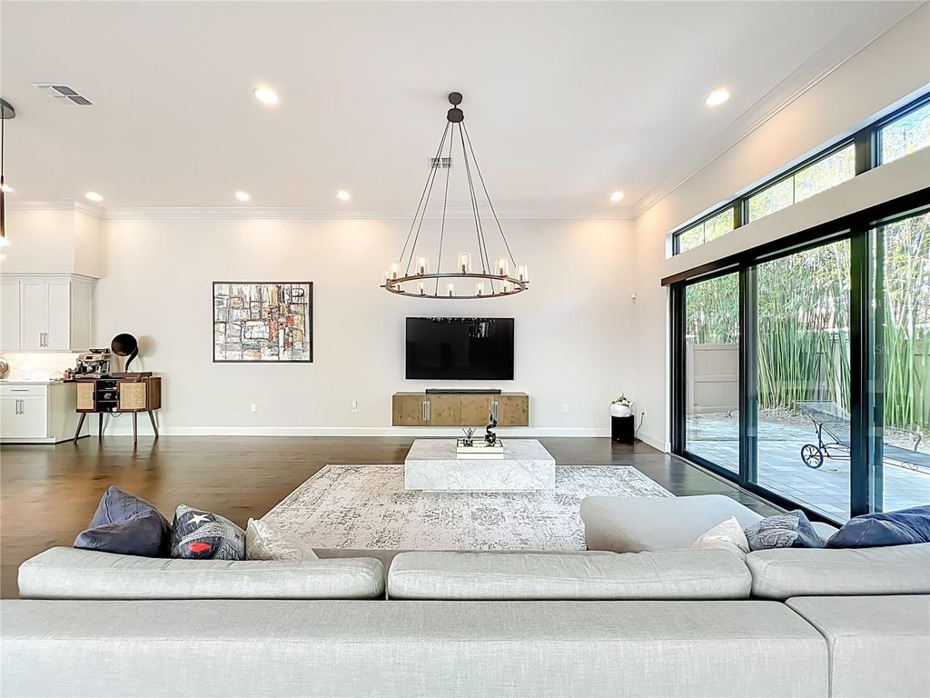 Image 30 of property listing at 8358 VIA VITTORIA WAY, Orlando, FL 32819