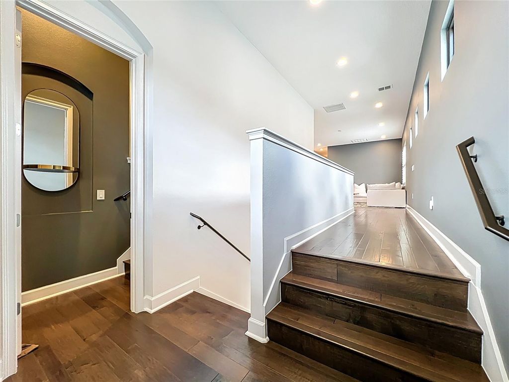 Image 36 of property listing at 8358 VIA VITTORIA WAY, Orlando, FL 32819