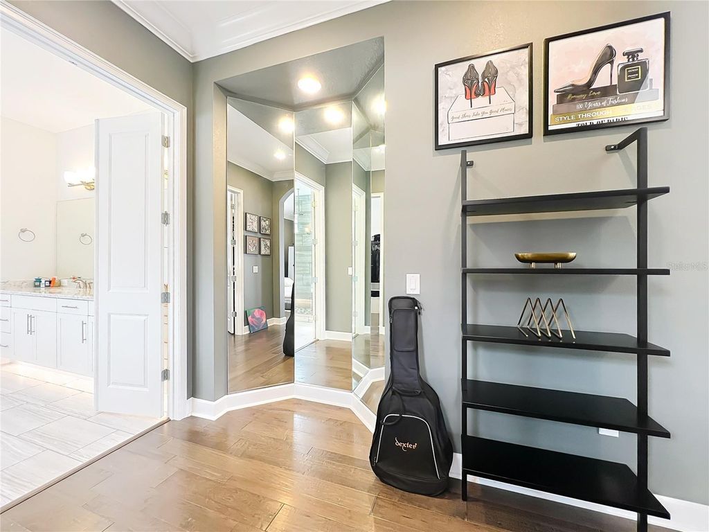 Image 44 of property listing at 8358 VIA VITTORIA WAY, Orlando, FL 32819