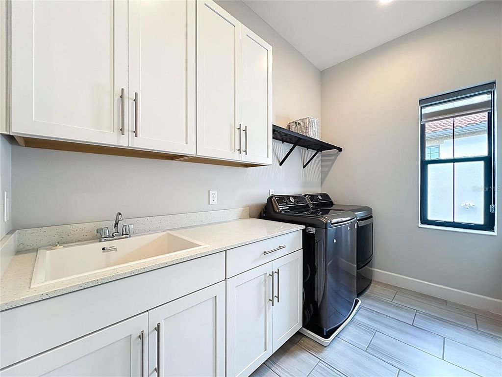 Image 65 of property listing at 8358 VIA VITTORIA WAY, Orlando, FL 32819