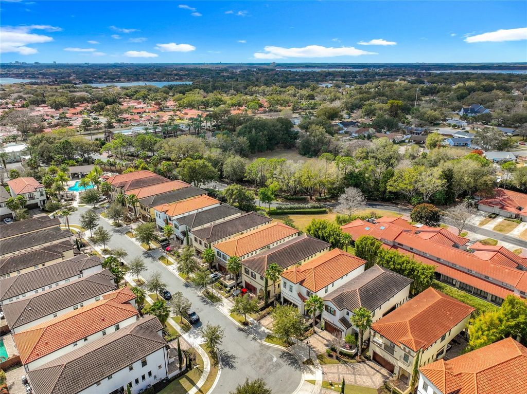 Image 78 of property listing at 8358 VIA VITTORIA WAY, Orlando, FL 32819