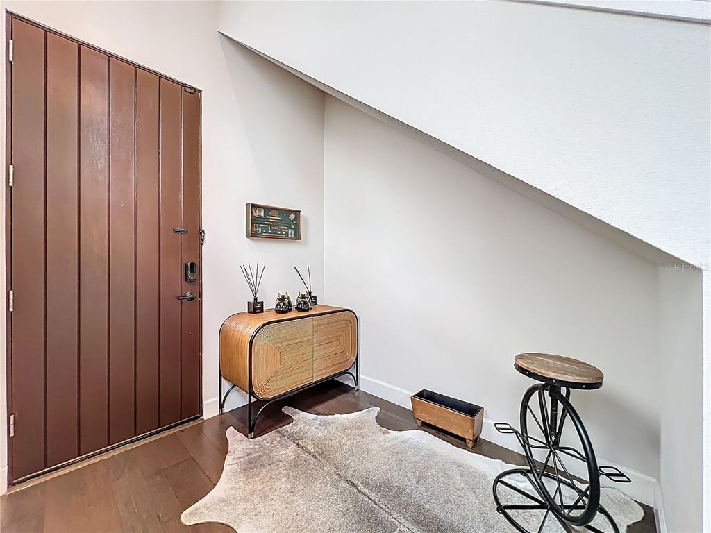 Image 10 of property listing at 8358 VIA VITTORIA WAY, Orlando, FL 32819