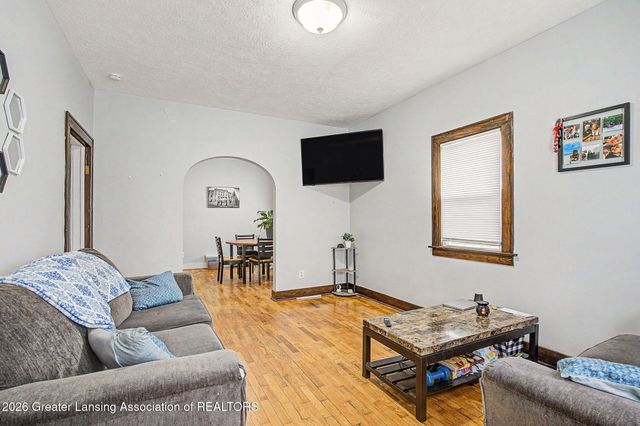 1134 Mccullough Street, Lansing, MI 48912