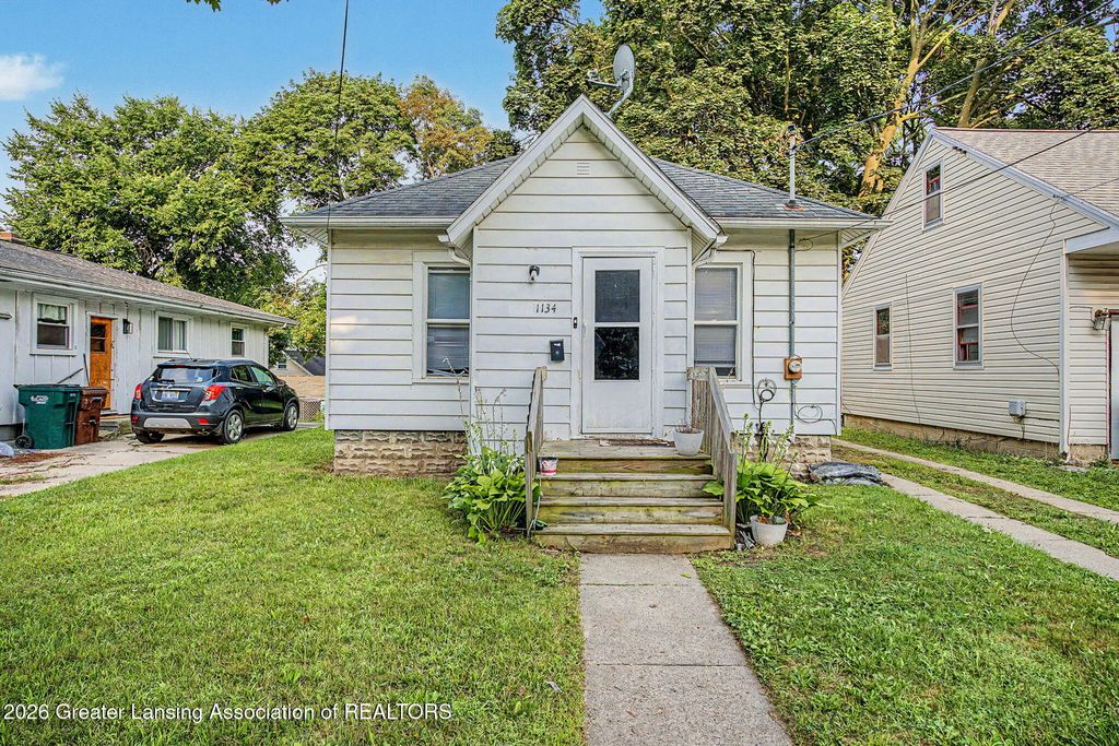 1134 Mccullough Street, Lansing, MI 48912