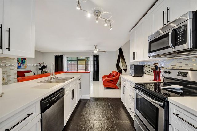 3301 Raleigh St 4E, Hollywood, FL 33021