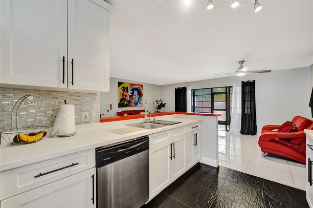 3301 Raleigh St 4E, Hollywood, FL 33021