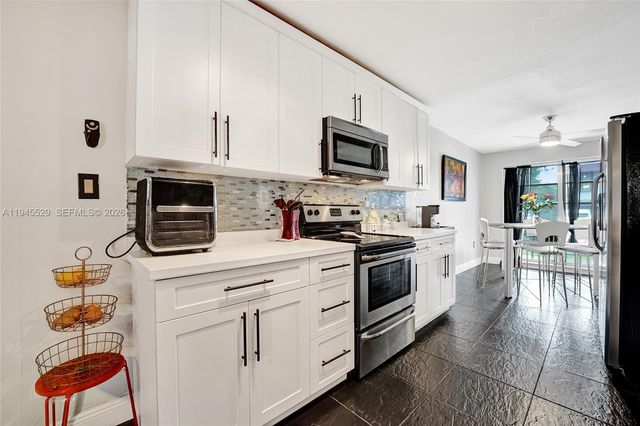 3301 Raleigh St 4E, Hollywood, FL 33021