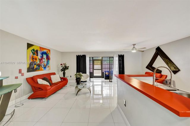 3301 Raleigh St 4E, Hollywood, FL 33021