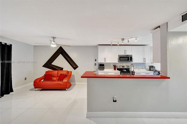 3301 Raleigh St 4E, Hollywood, FL 33021